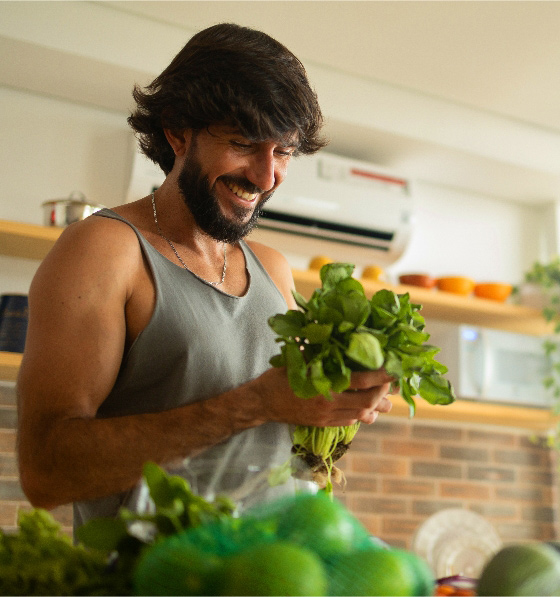Man Looking for Healthy Meal Prep Delivery Service